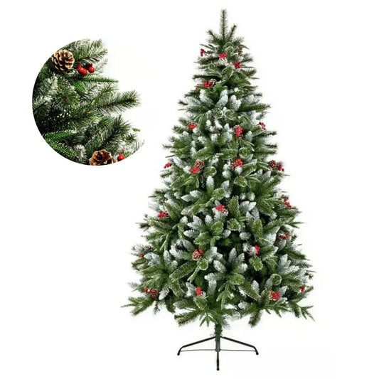 Novogodišnja jelka sa snegom i bobicama