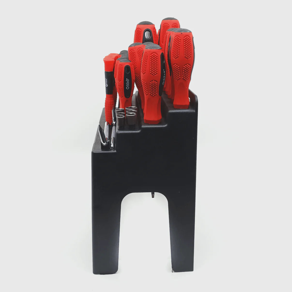 100-DELNI SET ODVIJAČA I BITOVA